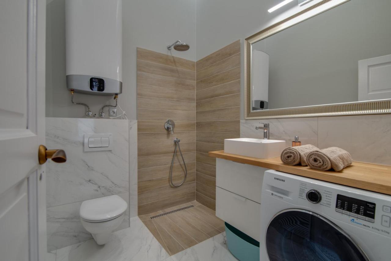 Helios Downtown Martha Apartment Budapest